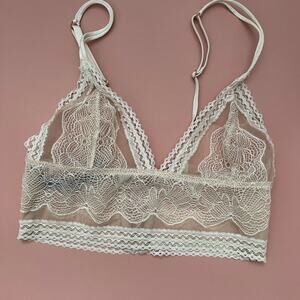 Victoria’s Secret Ivory Nude Lace Bralette Top XS Sheer Scalloped Festival Crop